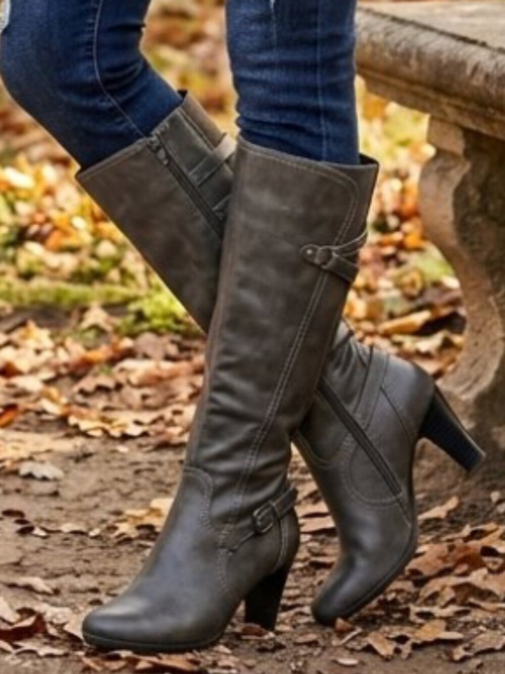 Chic LifeStride Gray Faux Leather Knee High Heeled Riding Boots Buckles 7.5M